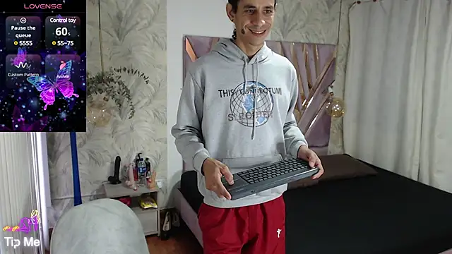 Snapshot of jackstanford chatting on 03/18/25, 01:42 jackstanford online show from 03/18/25, 01:42