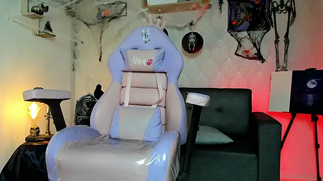 Alaia Love77 online show from 10/31/25, 11:44