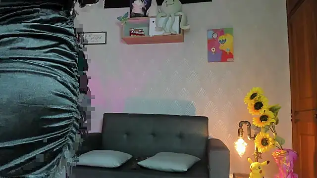 Snapshot of Alaia_Love77 chatting on 04/23/26, 09:50 Alaia Love77 online show from 04/23/26, 09:50