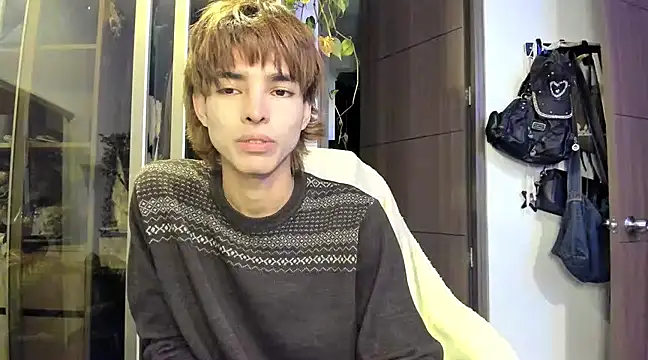 Snapshot of santy-kitty chatting on 01/29/25, 01:27 santy-kitty online show from 01/29/25, 01:27