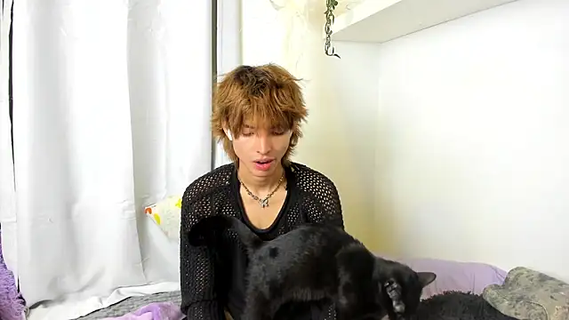 Snapshot of santy-kitty chatting on 02/20/25, 06:28 santy-kitty online show from 02/20/25, 06:28