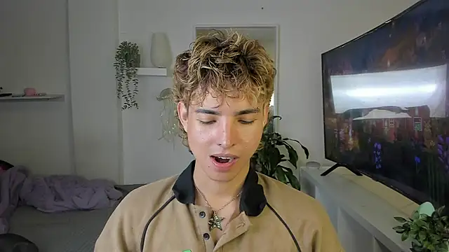 santy-kitty online show from 11/09/25, 01:48