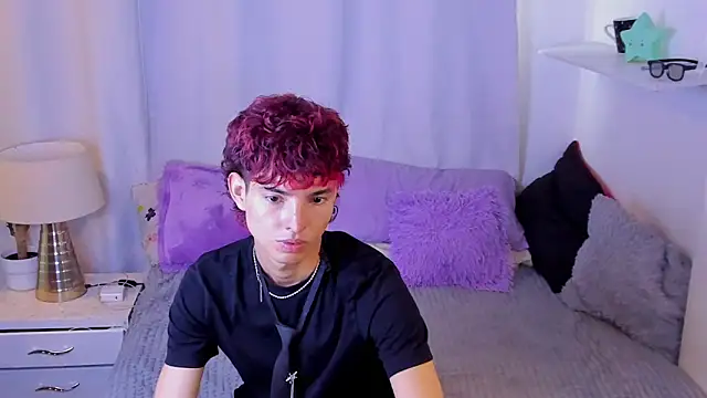 Snapshot of santy-kitty chatting on 04/25/26, 10:40 santy-kitty online show from 04/25/26, 10:40