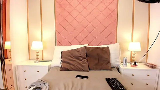 Issabella Roa online show from 03/17/26, 02:49