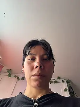 Snapshot of EemaHaruki chatting on 04/15/26, 06:04 EemaHaruki online show from 04/15/26, 06:04