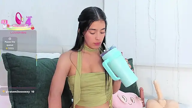 Isaa Queen online show from 10/02/25, 08:05