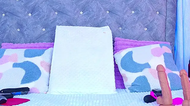 AlliciaKim online show from 01/06/25, 03:19