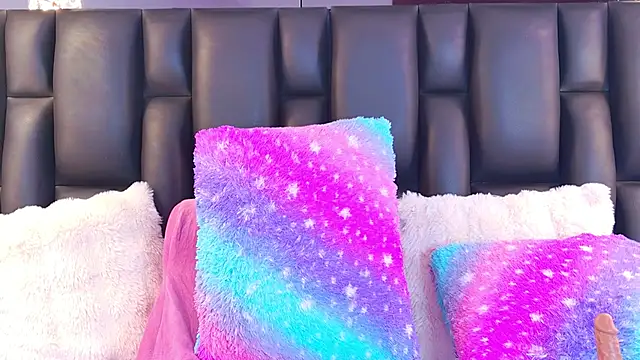 AlliciaKim online show from 02/03/25, 10:11