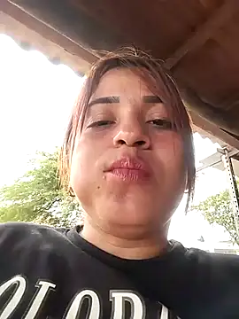 Snapshot of perlita05 chatting on 02/15/25, 09:15 perlita05 online show from 02/15/25, 09:15