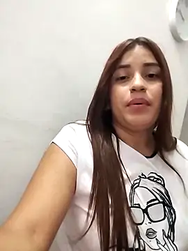 Snapshot of perlita05 chatting on 02/18/25, 02:05 perlita05 online show from 02/18/25, 02:05