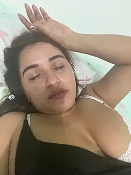 Snapshot of perlita05 chatting on 03/19/25, 02:16 perlita05 online show from 03/19/25, 02:16