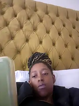 Snapshot of 02Boitybaby chatting on 02/05/25, 01:44 02Boitybaby online show from 02/05/25, 01:44