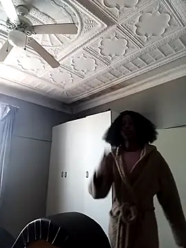 Snapshot of 02Boitybaby chatting on 10/22/25, 08:47 02Boitybaby online show from 10/22/25, 08:47