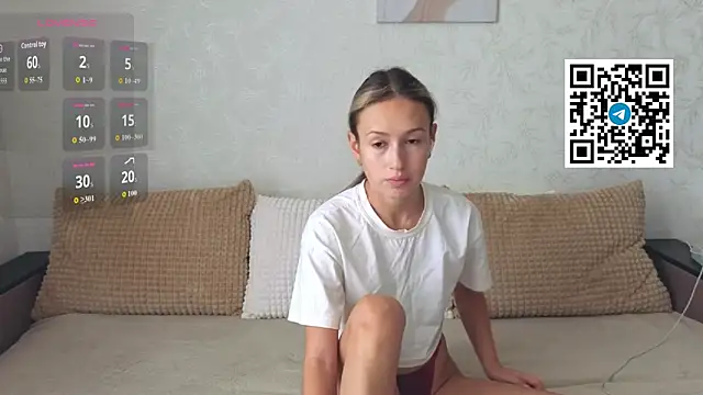Snapshot of ChloeTeles_ chatting on 06/19/26, 05:34 ChloeTeles online show from 06/19/26, 05:34