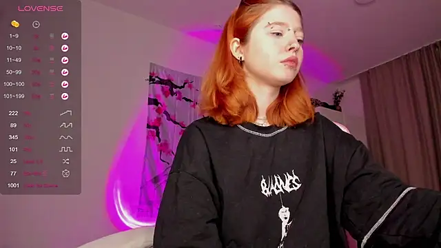 ScarletRos3 online show from 12/25/24, 03:38