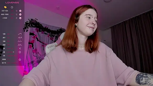 ScarletRos3 online show from 02/13/25, 08:55