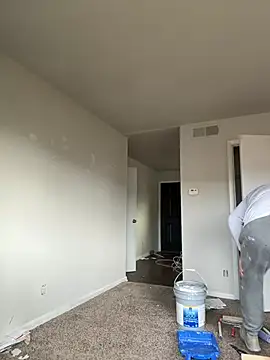 elamante03 online show from 12/18/24, 02:49