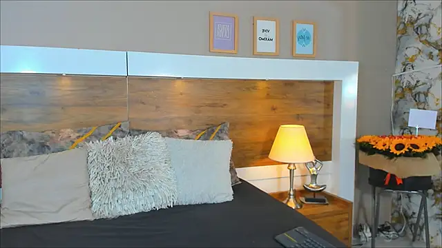 EmaBakker online show from 03/15/25, 11:51