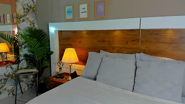 EmaBakker online show from 10/24/25, 11:50