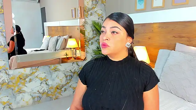 EmaBakker online show from 12/01/25, 11:59