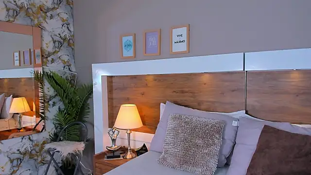 Snapshot of EmaBakker chatting on 03/14/26, 06:41 EmaBakker online show from 03/14/26, 06:41