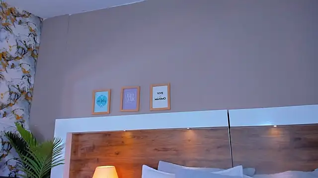 Snapshot of EmaBakker chatting on 03/18/26, 10:40 EmaBakker online show from 03/18/26, 10:40