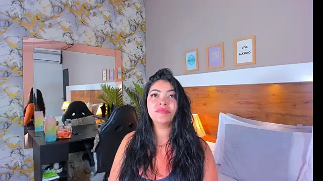 Snapshot of EmaBakker chatting on 04/04/26, 08:45 EmaBakker online show from 04/04/26, 08:45