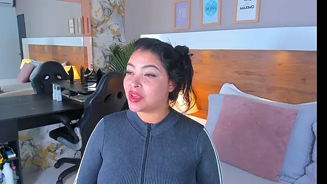 Snapshot of EmaBakker chatting on 04/22/26, 04:59 EmaBakker online show from 04/22/26, 04:59