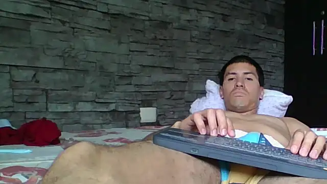 Snapshot of Sexylatin64 chatting on 05/23/26, 04:00 Sexylatin64 online show from 05/23/26, 04:00