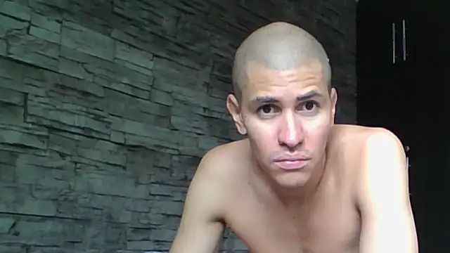 Snapshot of Sexylatin64 chatting on 05/27/26, 03:09 Sexylatin64 online show from 05/27/26, 03:09