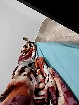 Snapshot of lm279 chatting on 12/08/24, 12:40 lm279 online show from 12/08/24, 12:40