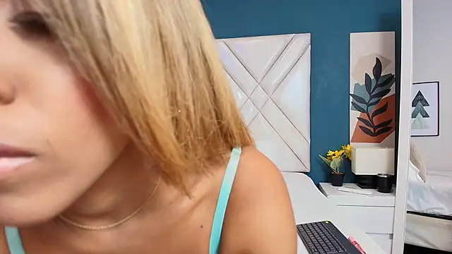 Lana-Gross online show from 02/21/25, 01:33