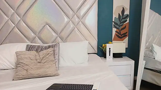 Lana-Gross online show from 03/05/25, 07:49