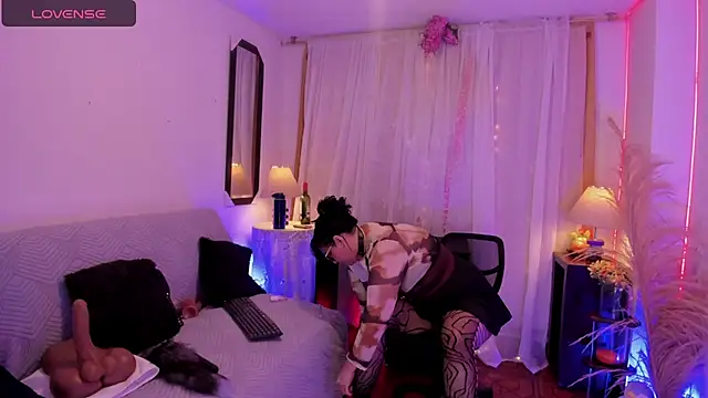 Snapshot of Venus_R0se chatting on 03/31/26, 08:15 Venus R0se online show from 03/31/26, 08:15