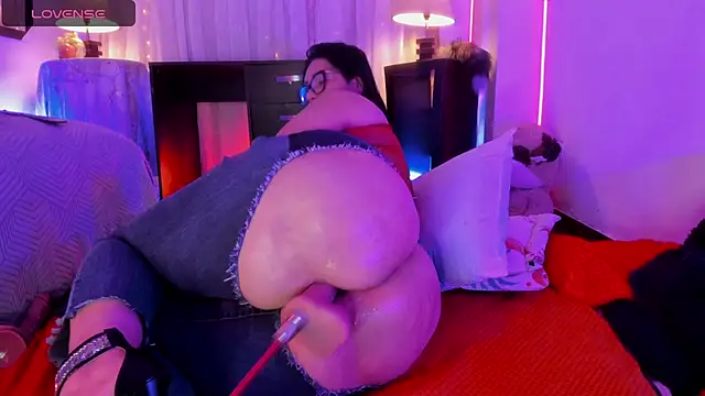 Snapshot of Venus_R0se chatting on 04/12/26, 04:28 Venus R0se online show from 04/12/26, 04:28