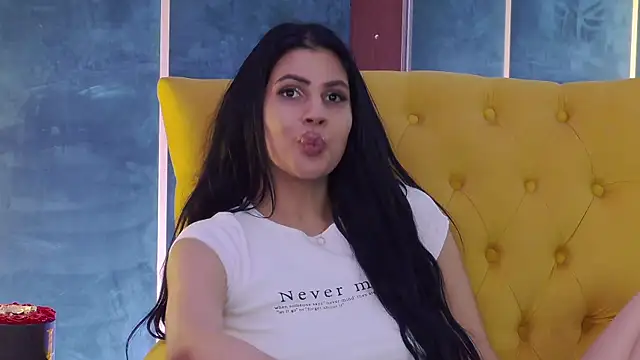 GiuliaHarvey online show from 03/06/25, 01:37