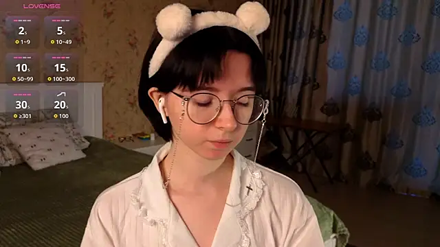 Nora Failure online show from 10/25/25, 08:55