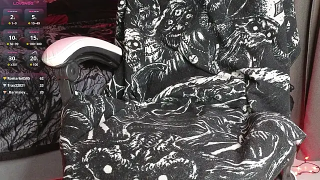 Snapshot of Devil_s_bride chatting on 03/07/26, 04:04 Devil s bride online show from 03/07/26, 04:04