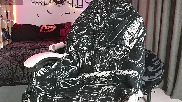 Snapshot of Devil_s_bride chatting on 04/11/26, 04:22 Devil s bride online show from 04/11/26, 04:22