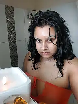 Snapshot of GoddessLorenaTheeSiren chatting on 02/20/25, 02:13 GoddessLorenaTheeSiren online show from 02/20/25, 02:13