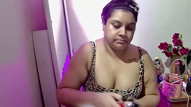 Snapshot of GoddessLorenaTheeSiren chatting on 03/06/25, 02:08 GoddessLorenaTheeSiren online show from 03/06/25, 02:08