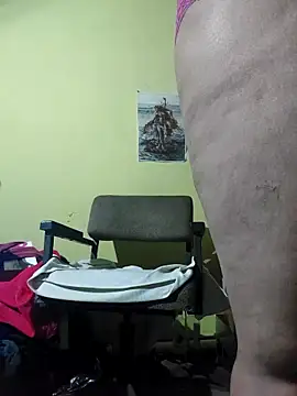 Snapshot of GoddessLorenaTheeSiren chatting on 10/05/25, 03:27 GoddessLorenaTheeSiren online show from 10/05/25, 03:27