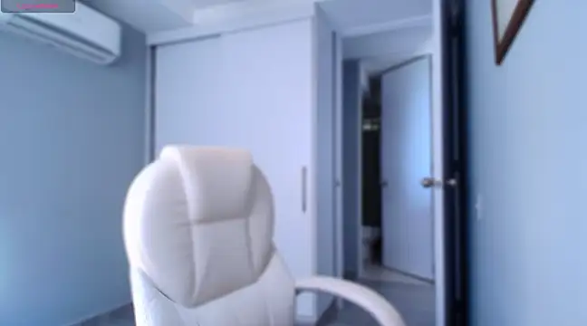 auroracaruso11 online show from 01/11/25, 04:03