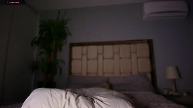 auroracaruso11 online show from 01/22/25, 01:10