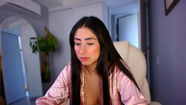 auroracaruso11 online show from 10/06/25, 08:50