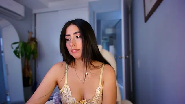 auroracaruso11 online show from 10/23/25, 08:40