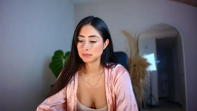 auroracaruso11 online show from 12/01/25, 10:26