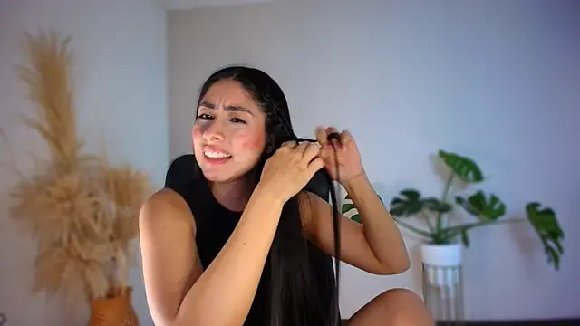 auroracaruso11 online show from 04/16/26, 07:47