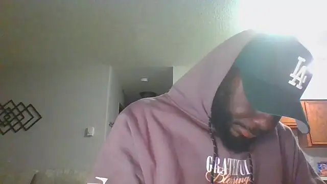 Stayinalive1992 online show from 10/28/25, 01:09