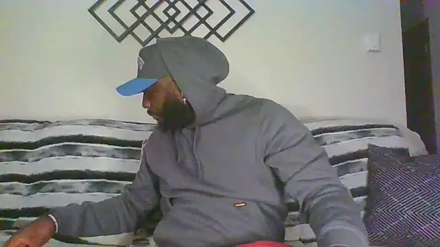 Snapshot of Stayinalive1992 chatting on 12/17/25, 02:39 Stayinalive1992 online show from 12/17/25, 02:39